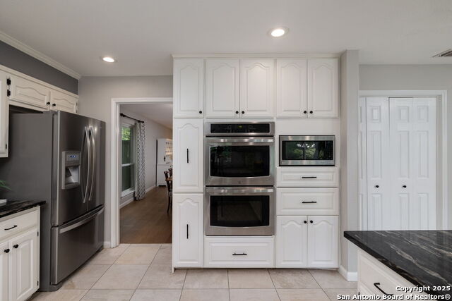 Listing photo id 14 for 611 San Diego