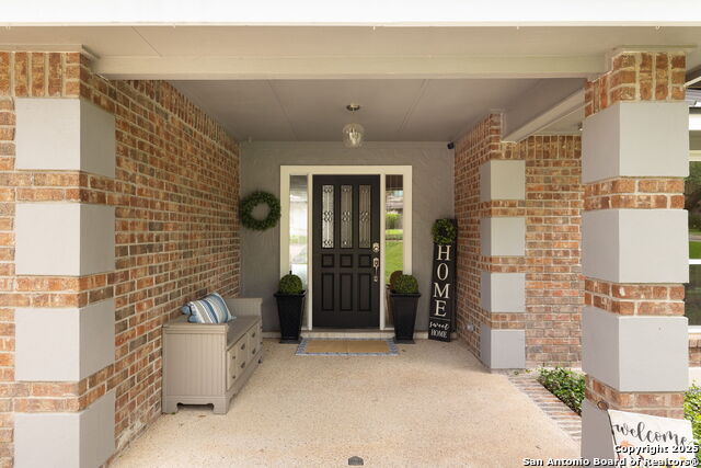 Listing photo id 2 for 611 San Diego