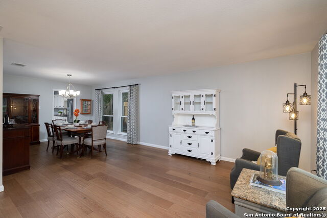 Listing photo id 4 for 611 San Diego