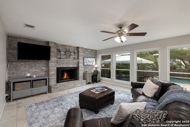 Listing photo id 7 for 611 San Diego