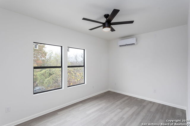 Image 6 of 13 For 155 Vine St  