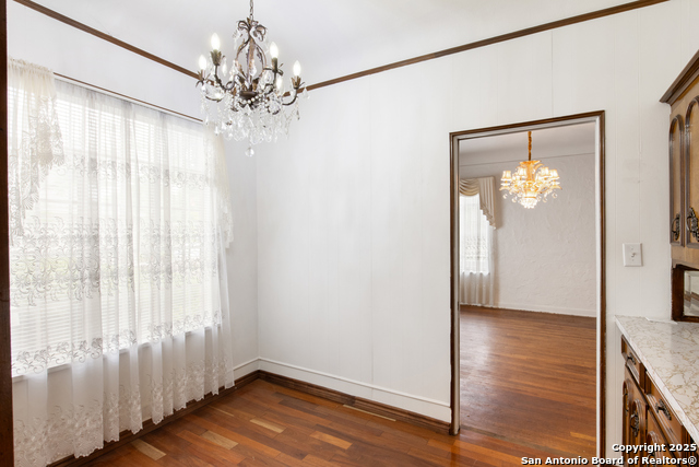 Listing photo id 13 for 2150 Summit Avenue W