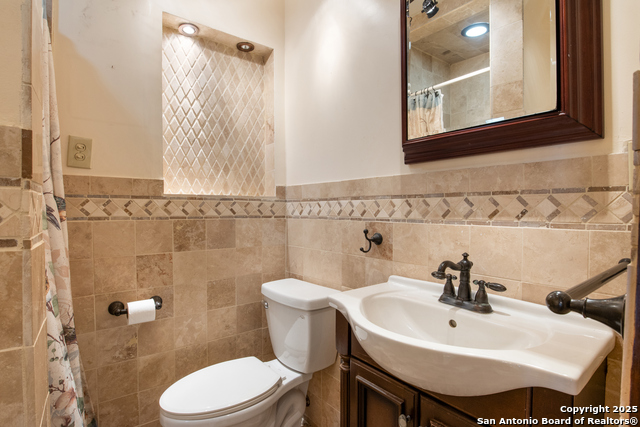 Listing photo id 16 for 2150 Summit Avenue W