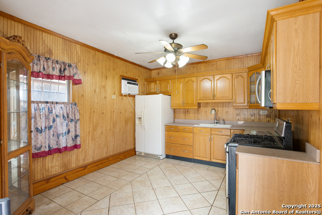 Listing photo id 23 for 2150 Summit Avenue W