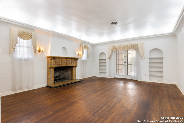 Listing photo id 5 for 2150 Summit Avenue W
