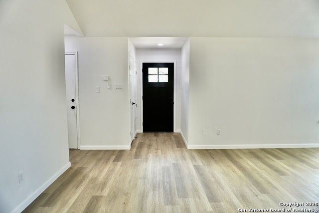 Image 3 of 19 For 9511 Deerbrook