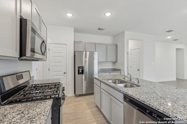 Image 15 of 40 For 4422 Chandler  Apt 2