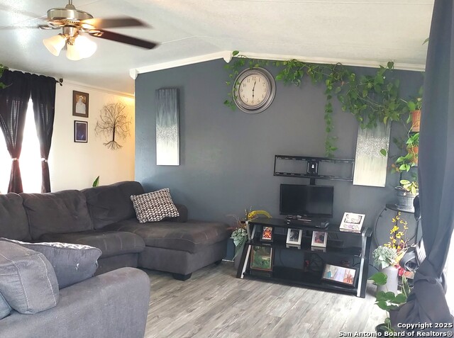 Listing photo id 1 for 331 Forest Creek