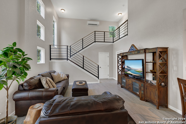 Image 11 of 43 For 3055 Lakeview