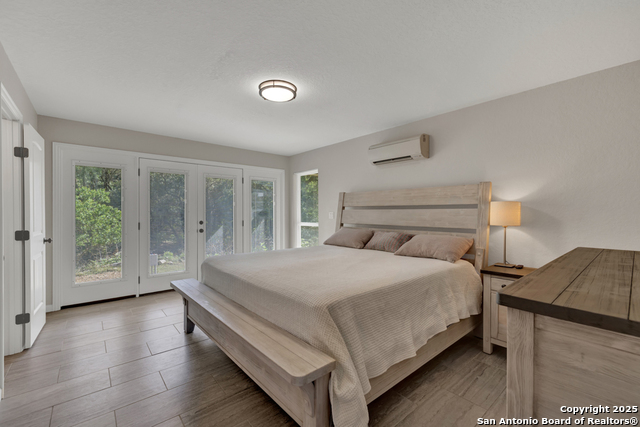 Image 20 of 43 For 3055 Lakeview