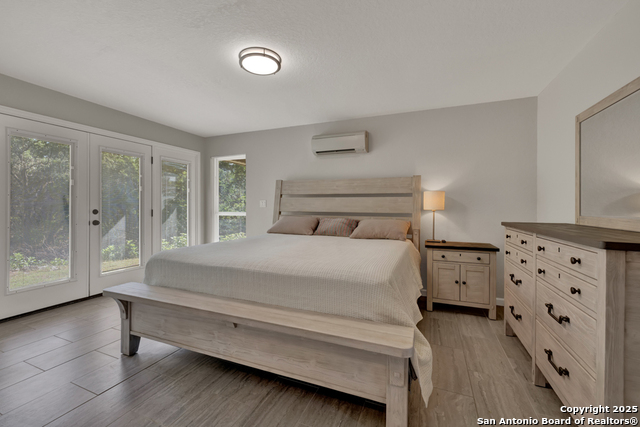 Image 21 of 43 For 3055 Lakeview