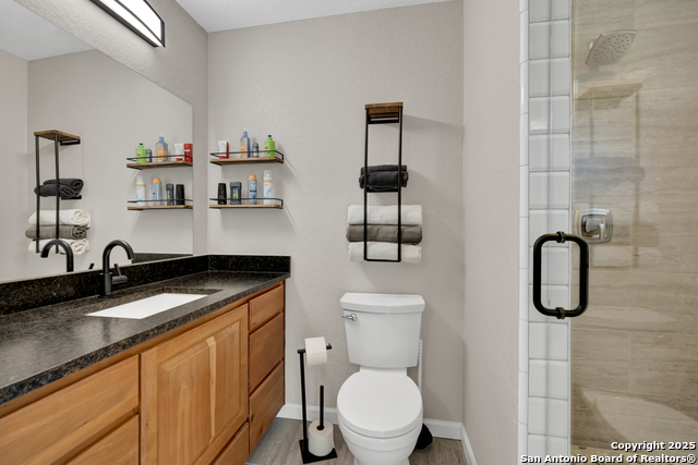 Image 23 of 43 For 3055 Lakeview