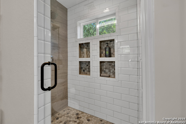 Image 24 of 43 For 3055 Lakeview