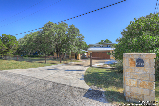 Image 3 of 43 For 3055 Lakeview