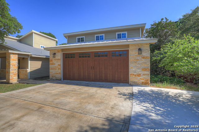 Image 35 of 43 For 3055 Lakeview