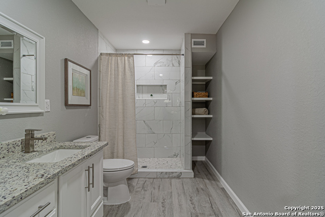 Listing photo id 33 for 4935 Bartmer Ave
