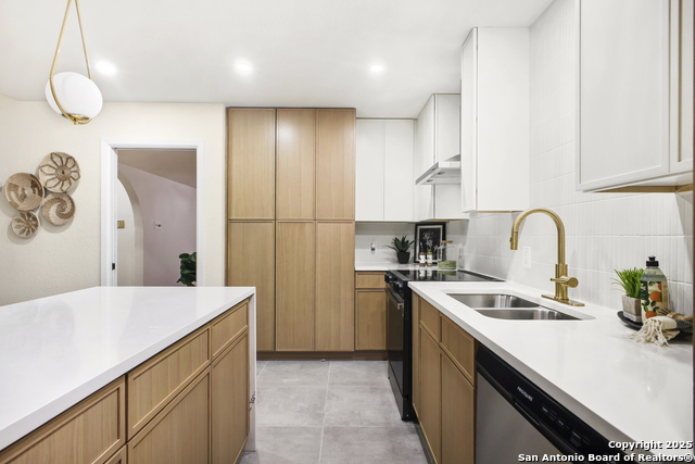 Listing photo id 8 for 714 Moorside