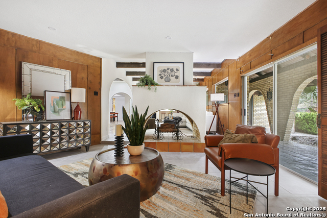 Listing photo id 14 for 714 Moorside