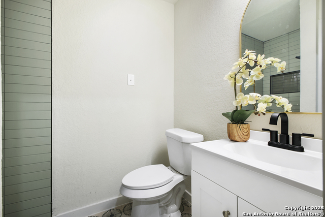Listing photo id 29 for 714 Moorside