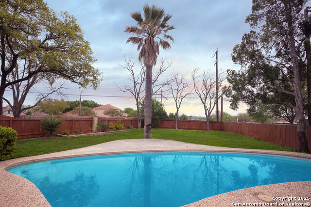 Listing photo id 40 for 714 Moorside