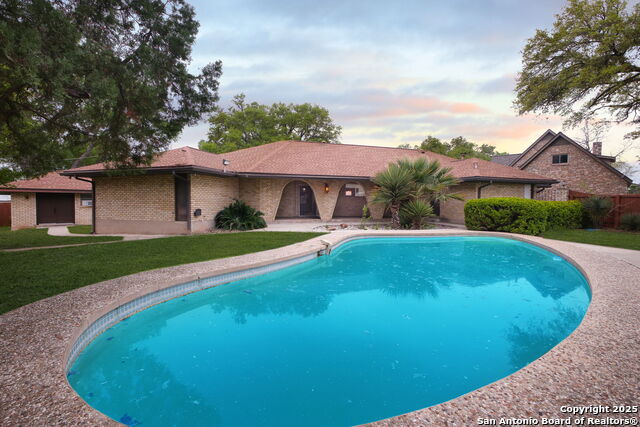Listing photo id 41 for 714 Moorside