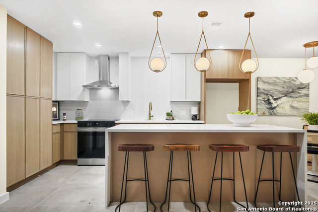 Listing photo id 6 for 714 Moorside