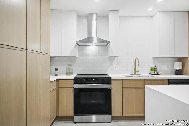 Listing photo id 7 for 714 Moorside