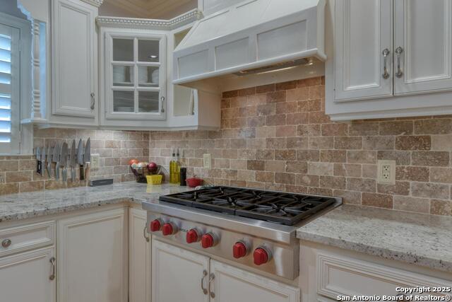 Image 14 of 51 For 10119 Manton Ln