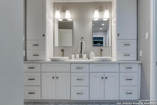 Image 26 of 51 For 10119 Manton Ln