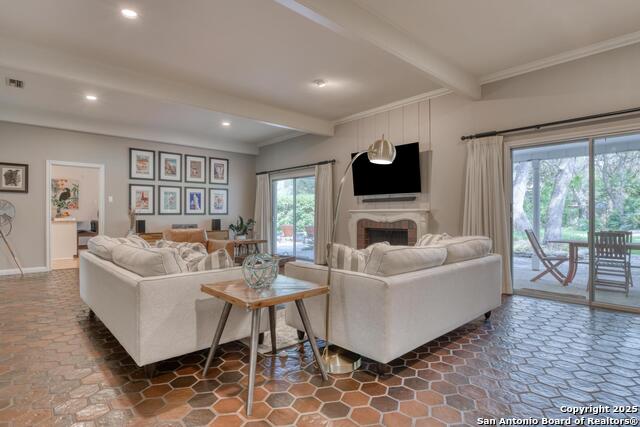 Image 5 of 51 For 10119 Manton Ln