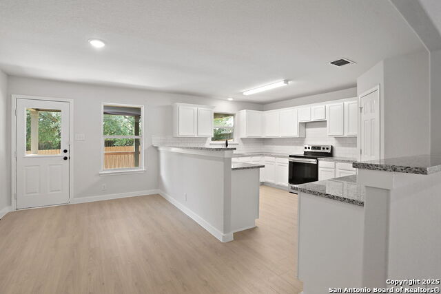 Listing photo id 11 for 9814 Shawnee