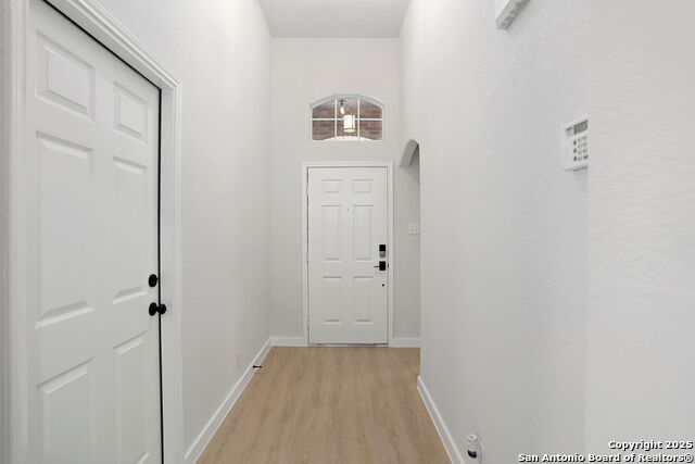 Listing photo id 2 for 9814 Shawnee