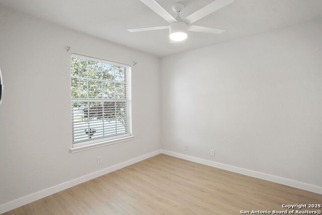 Listing photo id 3 for 9814 Shawnee