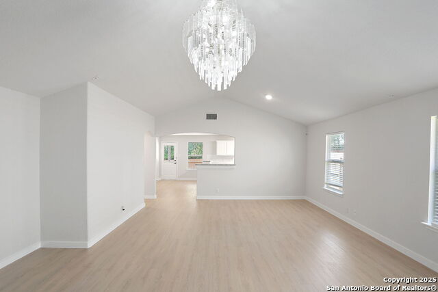 Listing photo id 6 for 9814 Shawnee