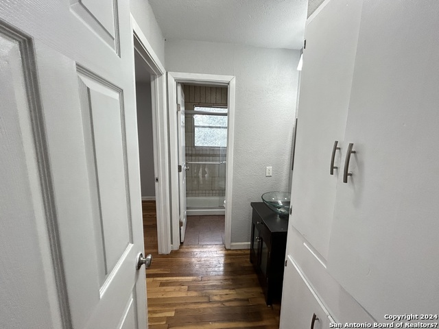 Image 4 of 7 For 211 Natalen Ave  211