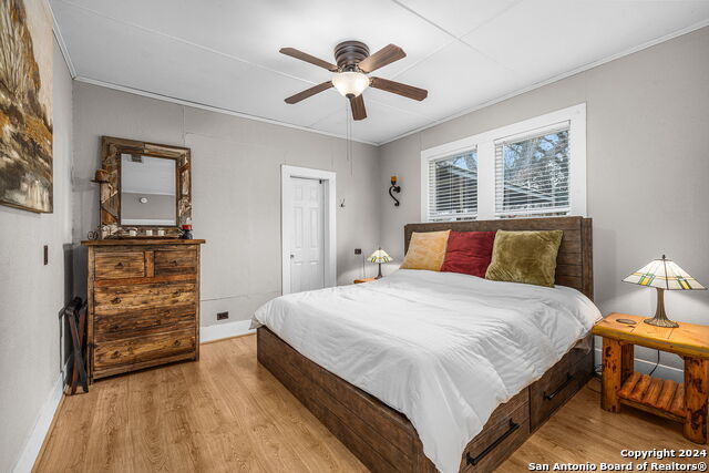 Listing photo id 18 for 209 Live Oak S