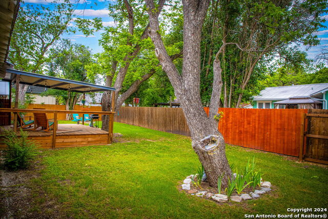 Listing photo id 45 for 209 Live Oak S
