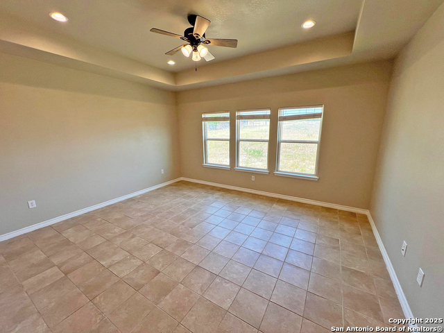 Image 11 of 37 For 200 Lakeview Cir