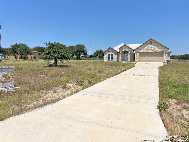 Image 34 of 37 For 200 Lakeview Cir