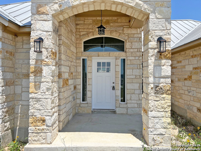 Image 4 of 37 For 200 Lakeview Cir