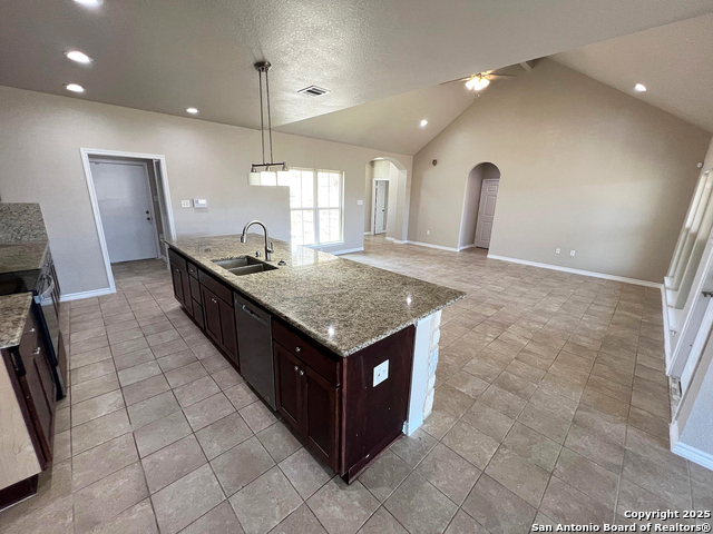 Image 8 of 37 For 200 Lakeview Cir