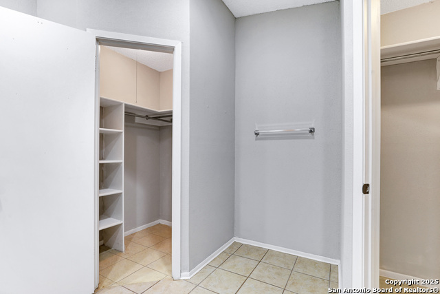 Image 10 of 16 For 3951 Chimney Springs
