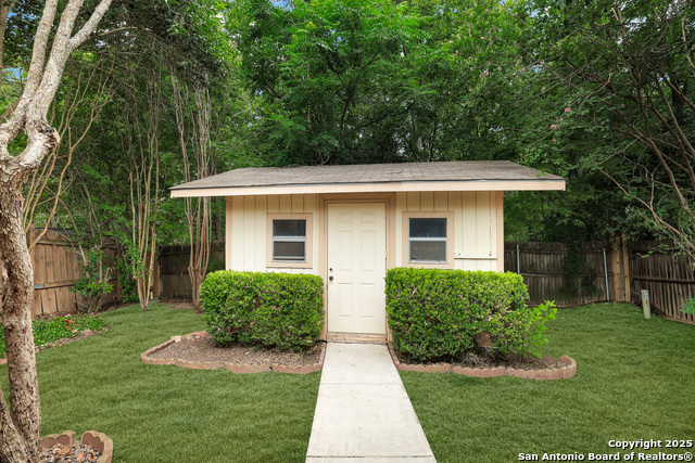 Image 15 of 16 For 3951 Chimney Springs