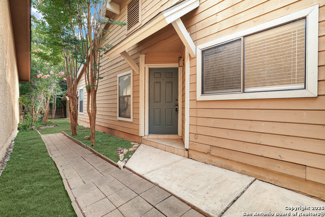 Image 2 of 16 For 3951 Chimney Springs