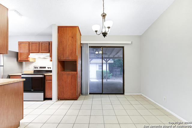 Image 4 of 16 For 3951 Chimney Springs