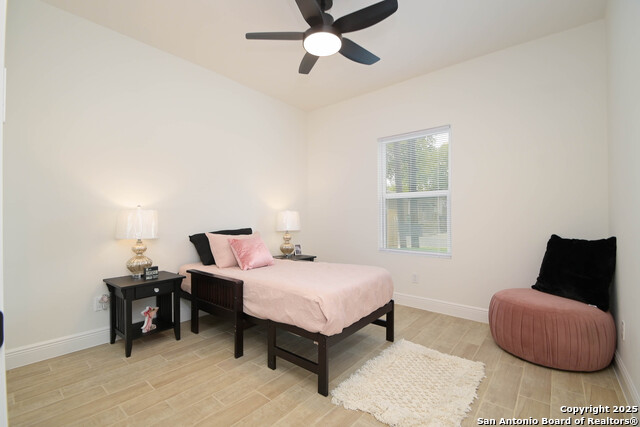 Listing photo id 11 for 1526 Norfleet