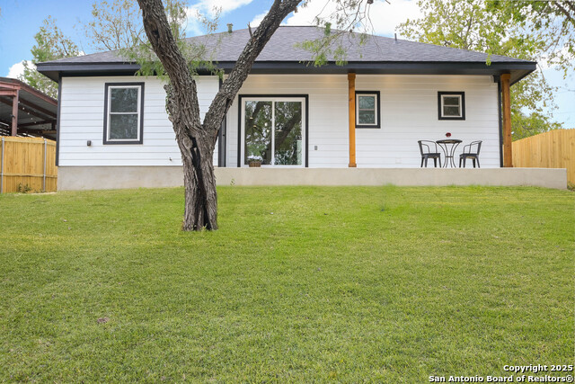 Listing photo id 16 for 1526 Norfleet
