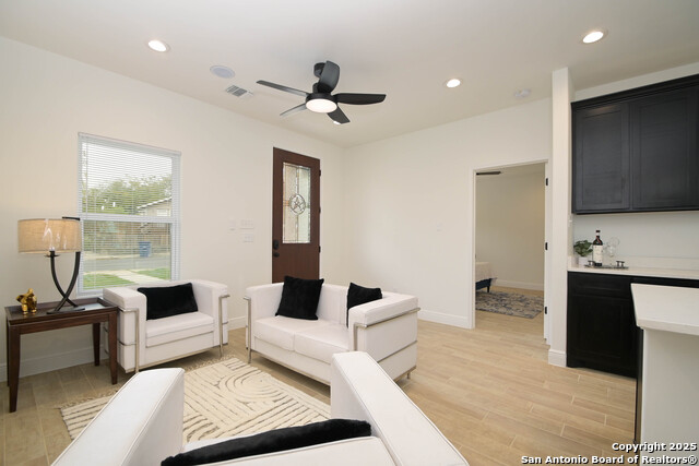Listing photo id 2 for 1526 Norfleet