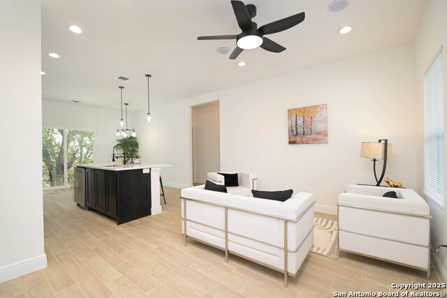 Listing photo id 3 for 1526 Norfleet
