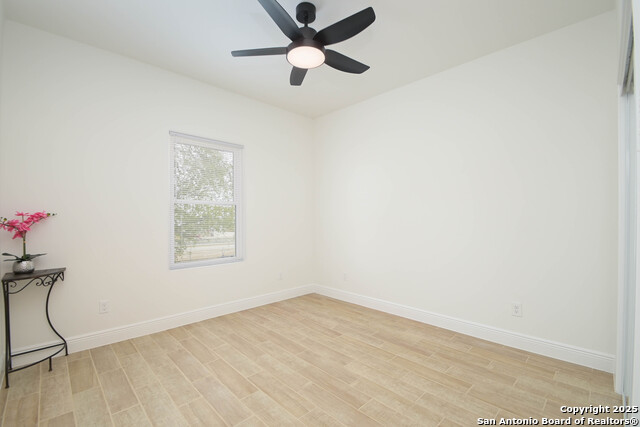 Listing photo id 6 for 1526 Norfleet
